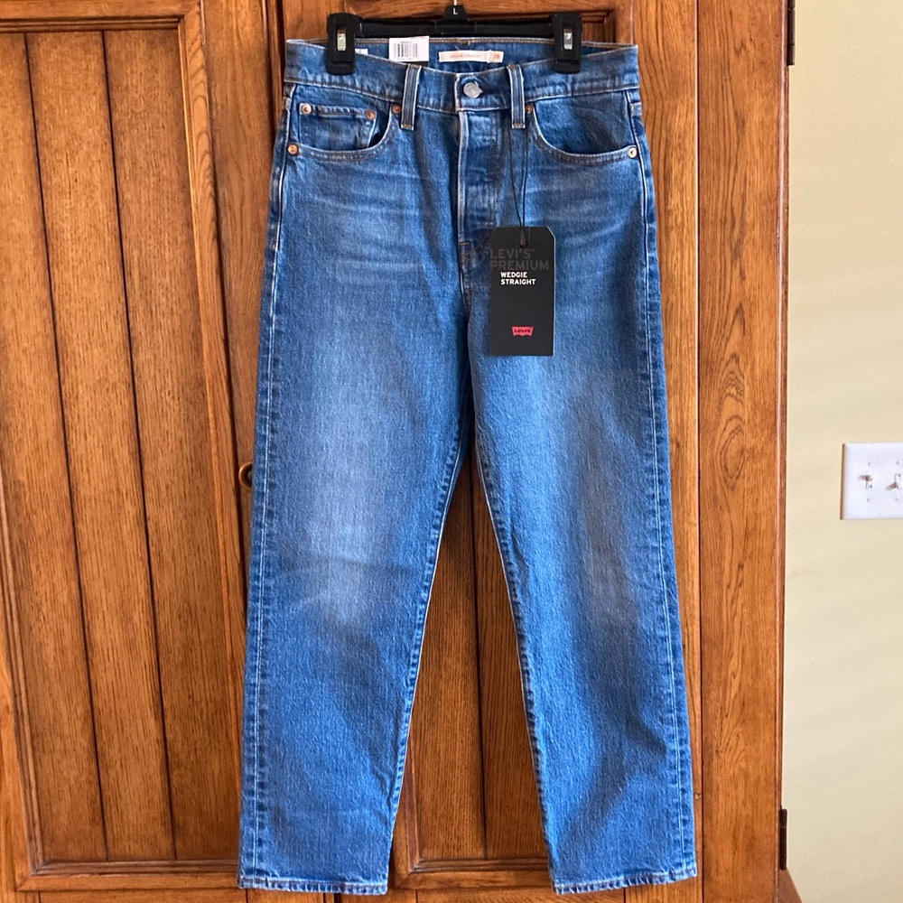NWT Levis Wedgie Straight